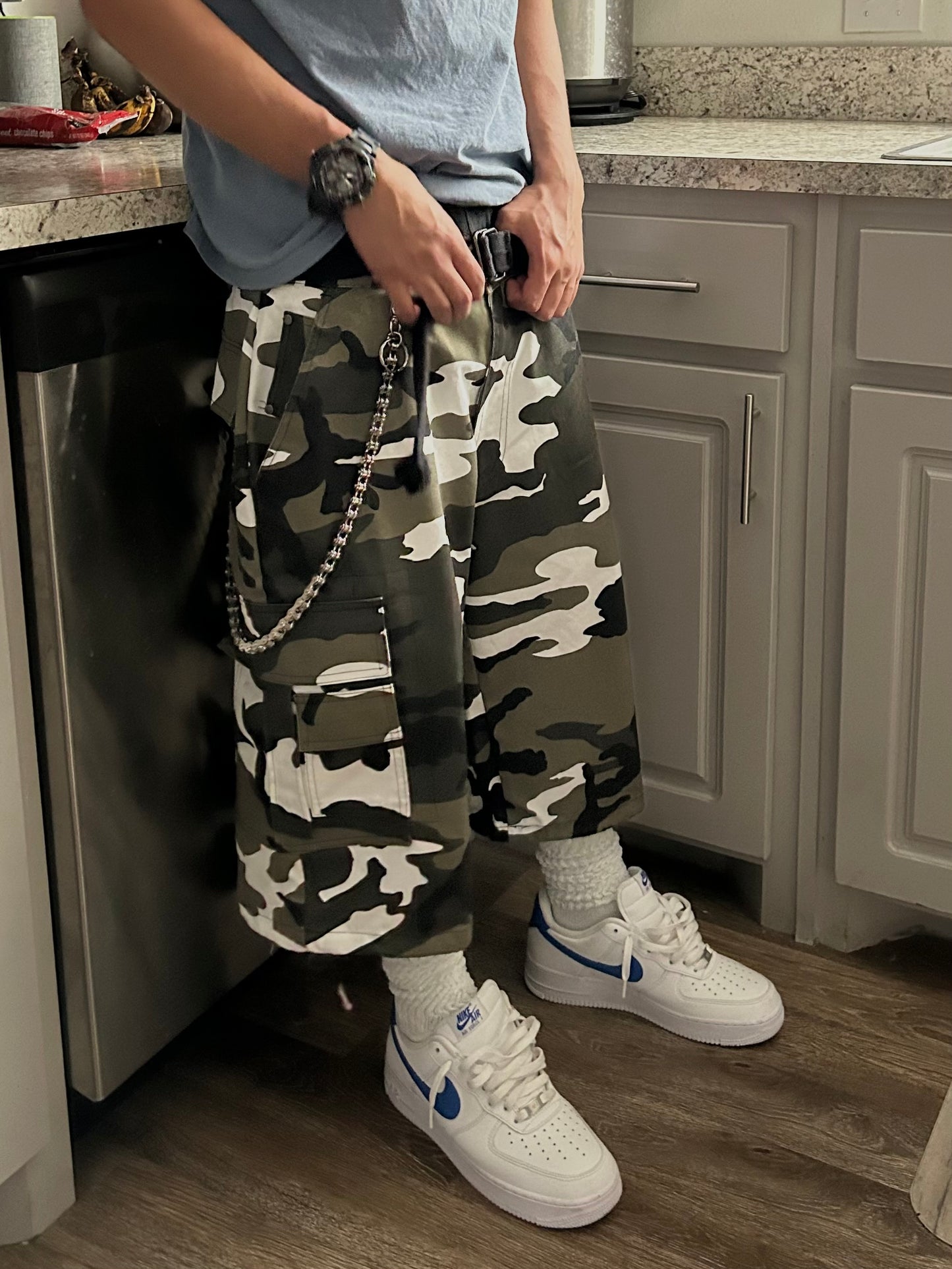 "Art of Emotion" Camo Cargo Jorts